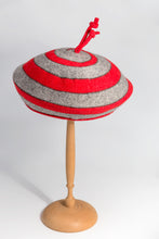 Carica l'immagine nel visualizzatore di Gallery, Basco Lollipop