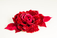 Carica l'immagine nel visualizzatore di Gallery, Rose di velluto