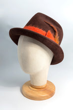 Carica l'immagine nel visualizzatore di Gallery, Falconiere