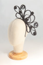 Carica l'immagine nel visualizzatore di Gallery, Cinderella